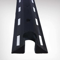 Road Safety Rubber Lane Divider (Price/ Meter)